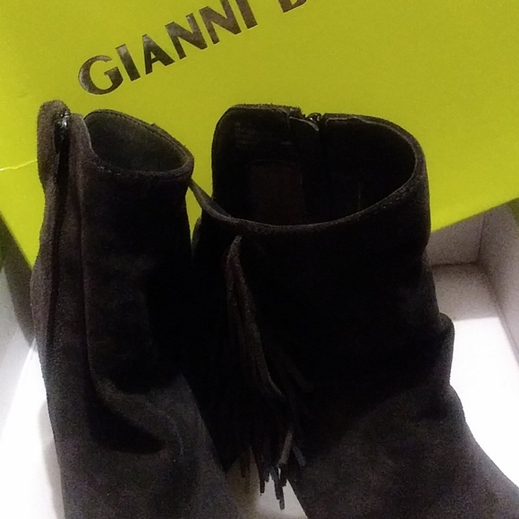 Gianni Bini Gray Tassle Booties 6M - Picture 1 of 2